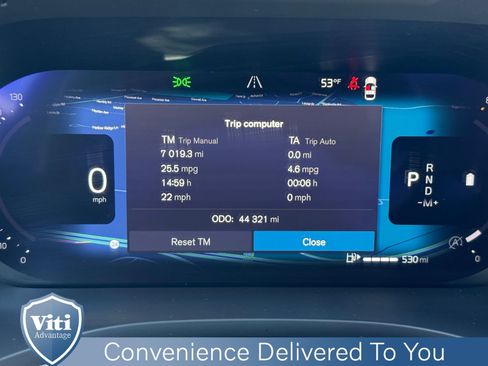 Certified 2023 Volvo XC60 B5 Ultimate w/ Climate Package image 33