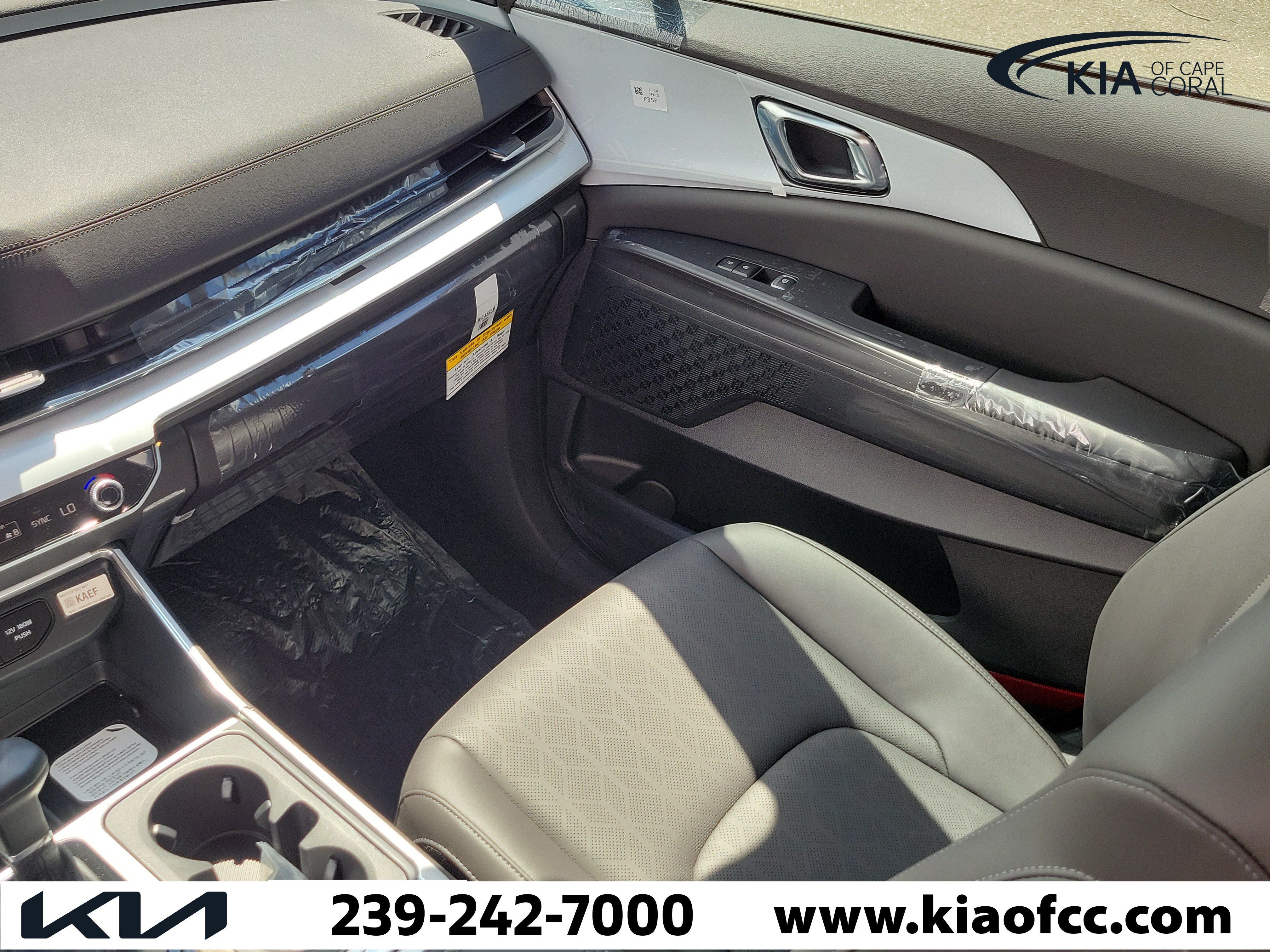 New 2027 Kia Carnival EX w/ Dark Edition Package FWD image 21