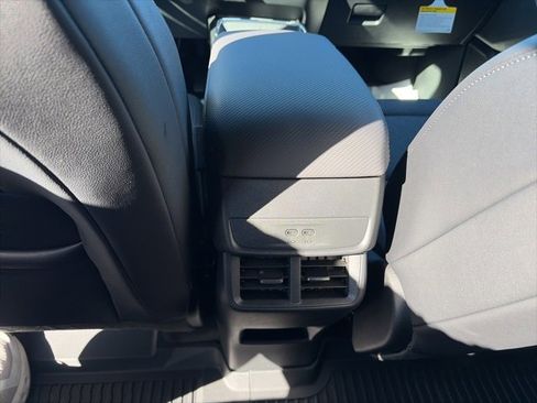 New 2026 Chevrolet Equinox LT w/ Convenience Package II image 13