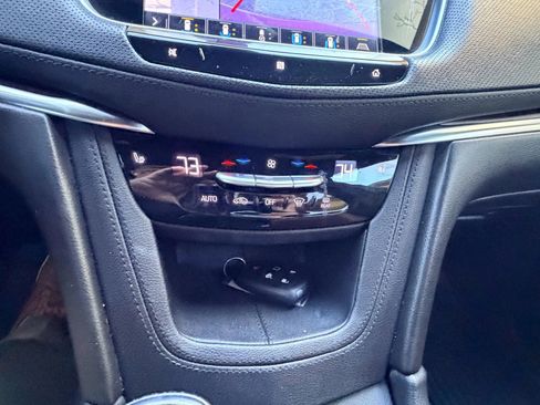 Used 2020 Cadillac XT5 Premium Luxury image 11