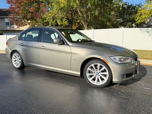 Used 2011 BMW 328i xDrive Sedan image 2