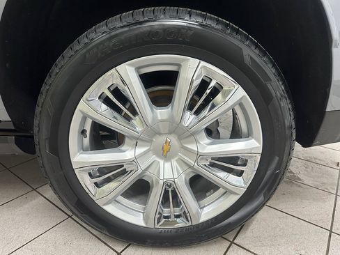 Used 2021 Chevrolet Tahoe High Country w/ Premium Package image 16