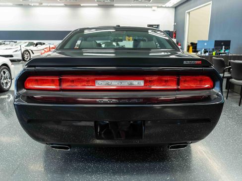 Used 2010 Dodge Challenger SRT8 RWD image 7