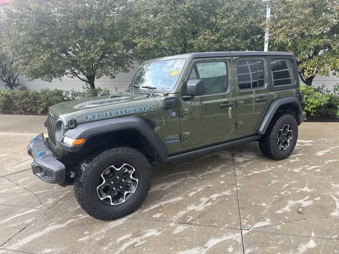 Used 2022 Jeep Wrangler Unlimited Rubicon 4xe w/ Cold Weather Group AWD/4WD image 3