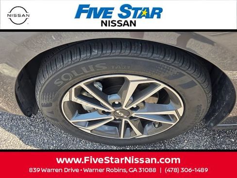 Used 2024 Kia Forte LXS FWD image 5