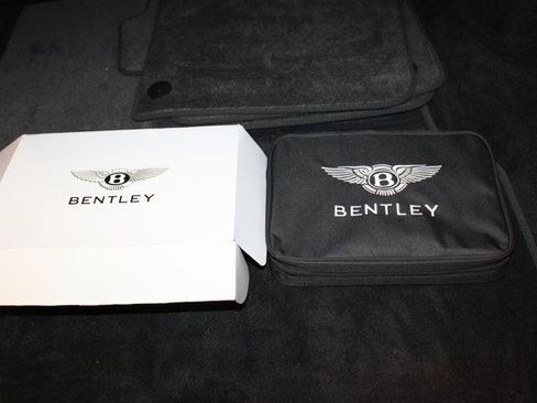 Used 2022 Bentley Flying Spur V8 image 47