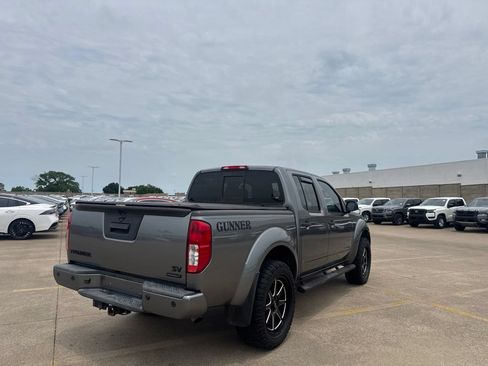 Certified 2020 Nissan Frontier SV w/ Midnight Edition Floor Mats RWD image 20