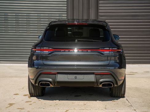 Certified 2025 Porsche Macan image 9