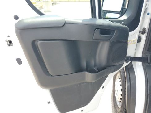 Used 2026 RAM ProMaster 2500 w/ Convenience Group FWD image 8