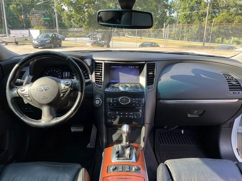 Used 2014 INFINITI QX70 AWD w/ Sport Technology Package image 11