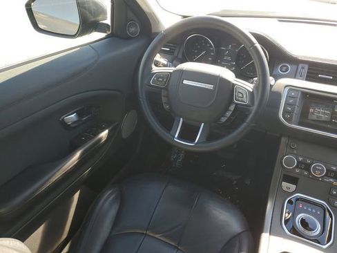 Used 2019 Land Rover Range Rover Evoque SE image 9