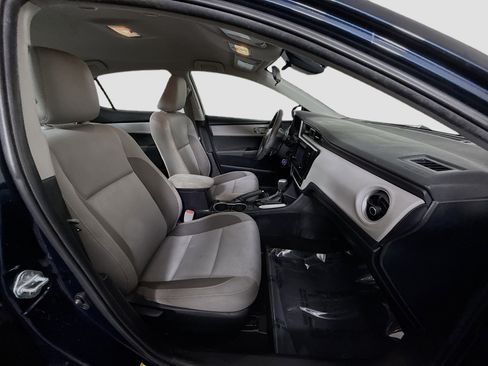 Used 2017 Toyota Corolla LE image 28