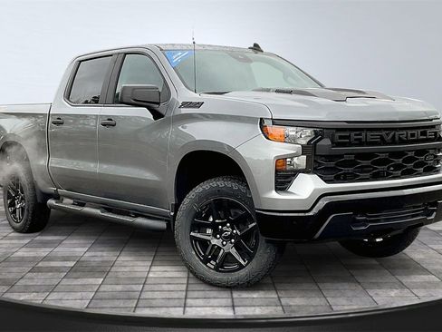 New 2026 Chevrolet Silverado 1500 Custom Trail Boss w/ Turbomax Blackout Package image 2