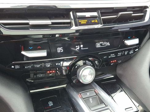 Used 2024 Acura MDX SH-AWD w/ Technology Package image 18