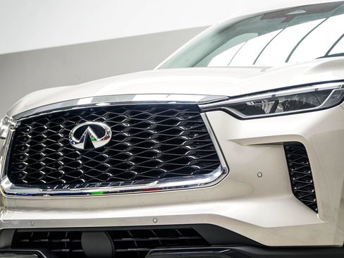 Used 2023 INFINITI QX60 Luxe w/ Cargo Package AWD/4WD image 2