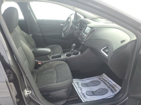 Used 2017 Chevrolet Cruze LT image 10