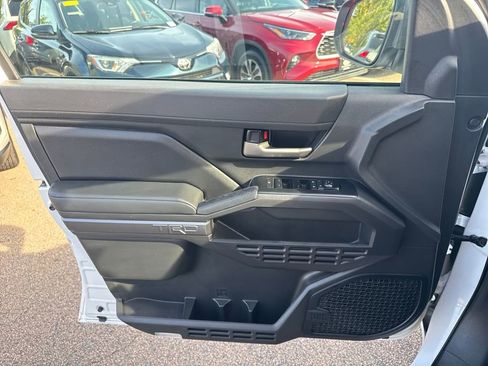 Used 2024 Toyota Tacoma TRD Off-Road image 32