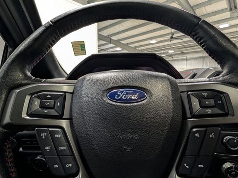 Used 2020 Ford F150 Lariat w/ Equipment Group 502A Luxury AWD/4WD image 33