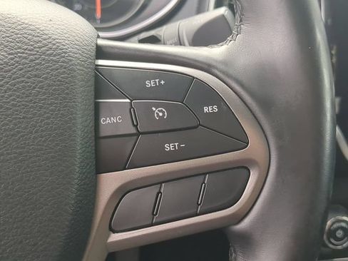 Used 2019 Jeep Cherokee Limited FWD image 25