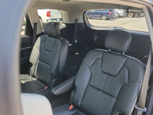 Used 2022 Kia Telluride EX w/ EX Premium Package FWD image 34