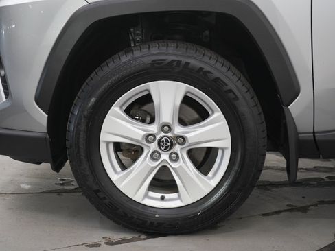 Used 2021 Toyota RAV4 XLE w/ XLE Grade Weather Package AWD/4WD image 28