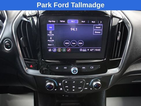 Used 2023 Chevrolet Traverse RS AWD/4WD image 17