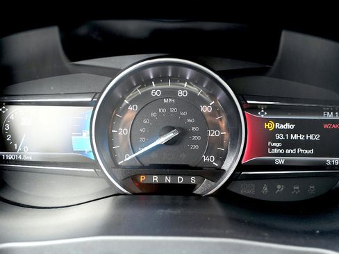 Used 2018 Ford Explorer Sport image 33