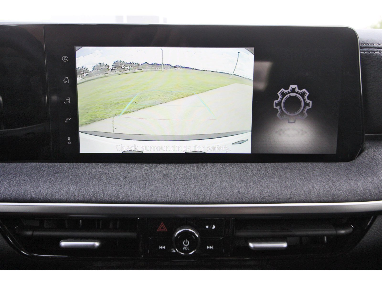 Certified 2025 Nissan Kicks SV FWD image 25