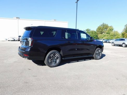 New 2026 Chevrolet Suburban Z71 w/ Comfort Package image 3