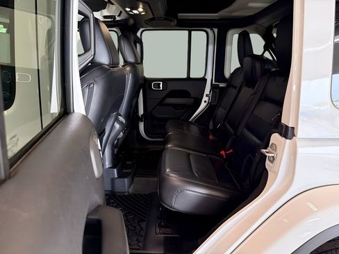 Used 2020 Jeep Wrangler Unlimited Sahara AWD/4WD image 29