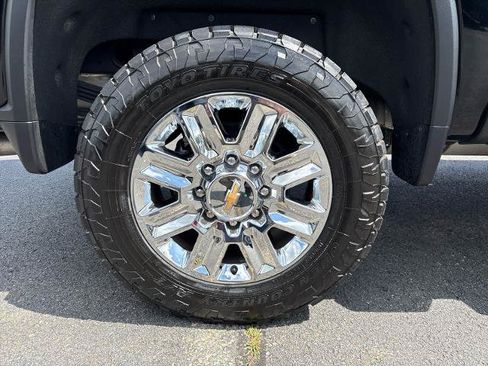 Used 2024 Chevrolet Silverado 2500 High Country w/ High Country Premium Package AWD/4WD image 16