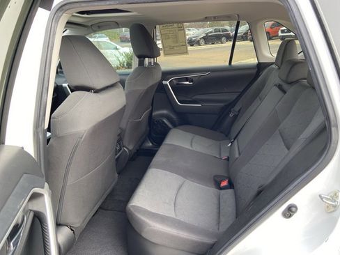 Used 2022 Toyota RAV4 XLE image 47