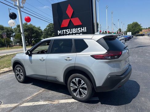 Used 2023 Nissan Rogue SV AWD/4WD image 5