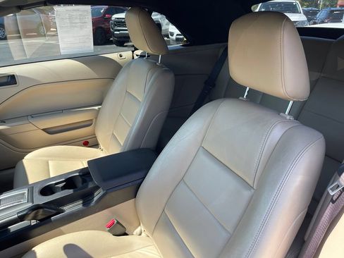 Used 2006 Ford Mustang Premium RWD image 15