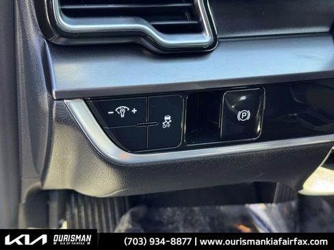 Used 2024 Kia Sportage EX image 15