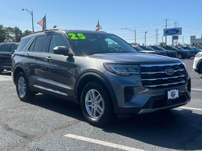 Used 2025 Ford Explorer Active