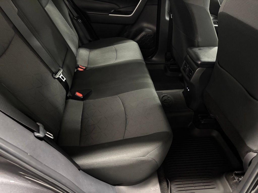 Used 2025 Toyota RAV4 XLE AWD/4WD image 51