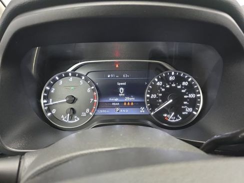 Used 2024 Nissan Titan SV image 24