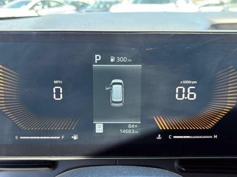 Used 2026 Kia Carnival FWD image 43