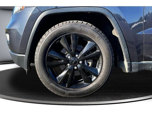 Used 2012 Jeep Grand Cherokee Altitude AWD/4WD image 11