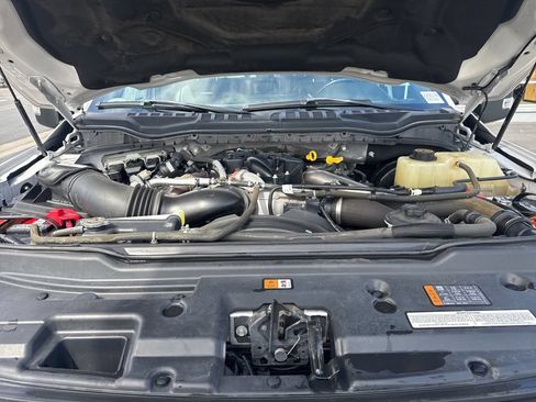 Used 2019 Ford F350 Platinum w/ Platinum Ultimate Package AWD/4WD image 36