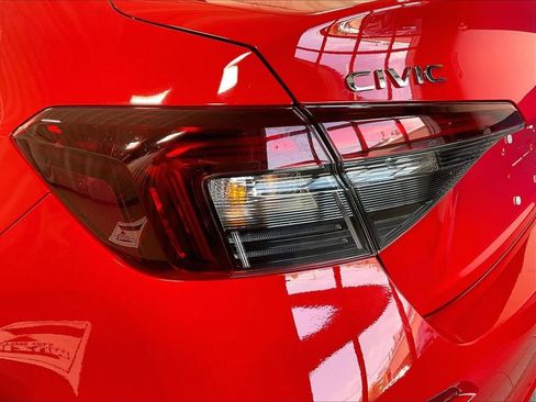 Used 2025 Honda Civic Sport image 33