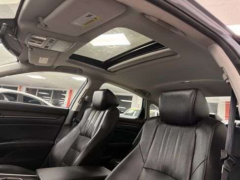 Used 2021 Honda Accord Touring image 25