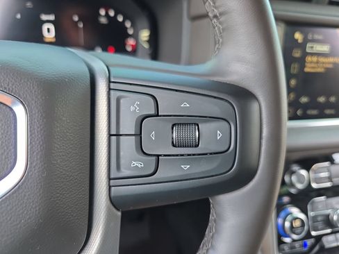 Used 2023 GMC Yukon Denali RWD image 21