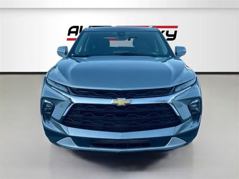 Used 2024 Chevrolet Blazer LT image 2
