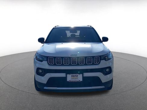 Used 2025 Jeep Compass Limited image 4