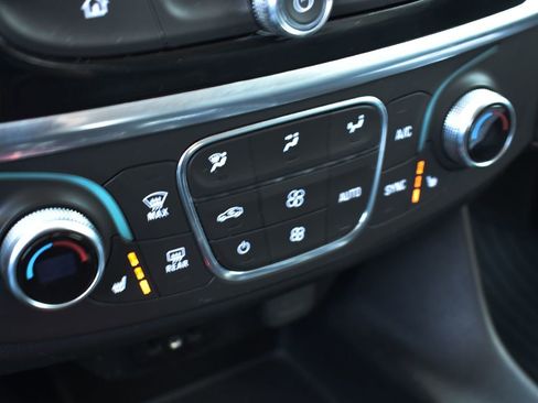 Used 2019 Chevrolet Traverse LT AWD/4WD image 19