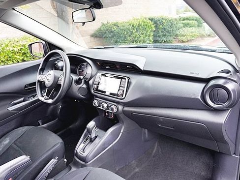 Used 2024 Nissan Kicks S image 10