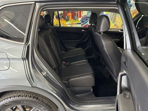 Used 2024 Volkswagen Tiguan SE image 49