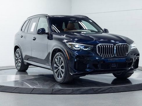 Used 2022 BMW X5 xDrive40i w/ M Sport Package AWD/4WD image 4